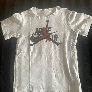Nike air t shirt, size 6, like new condition
